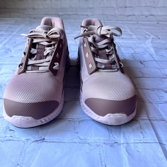 Women's Reebok Sublite Legend Composite Toe Work Sneaker Size 8 Extra Wide Toe - Picture 7 of 11